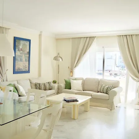 شقة Center Puerto Banus -3 Bedrooms *